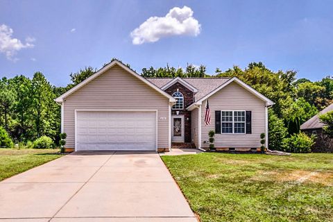 235 Kendra Drive sold home in Doolie Meadows, Mooresville, NC