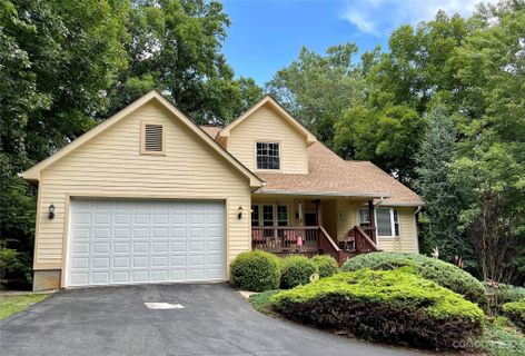 210 Coachmans Court sold home in Coachmans Trail, Asheville, NC