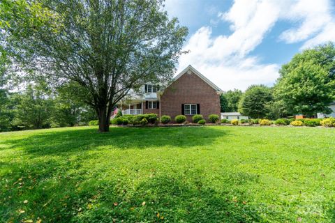 1013 Turnberry Street 39 sold home in Barrington Glen, Lenoir, NC