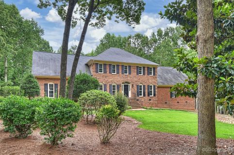 3033 Michelle Drive sold home in Providence Woods, Matthews, NC