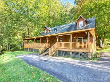 233 Rocky Top Road sold home in Maggie Springs, Maggie Valley, NC
