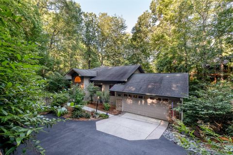 820 Tsisqua Circle