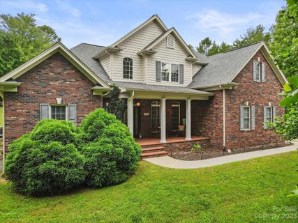 2817 5th Street sold home in Hawks Ridge, Hickory, NC