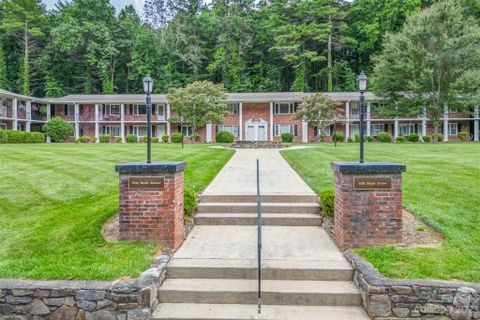 102 Boyd Drive 2B sold home in Flat Rock Manor, Flat Rock, NC