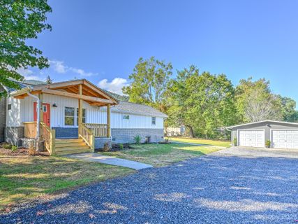 130 Fountain Way sold home in Beacon Village, Swannanoa, NC