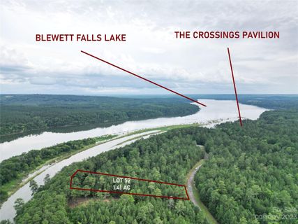 52 Lakeside Trail