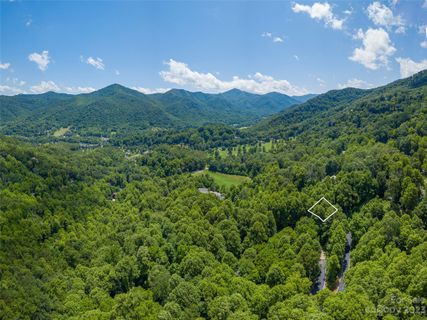 00 Havenwood Drive active home in Scarlet Oaks, Maggie Valley, NC