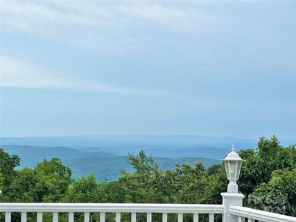 322 Greystone Drive sold home in Greystone IV, Boone, NC