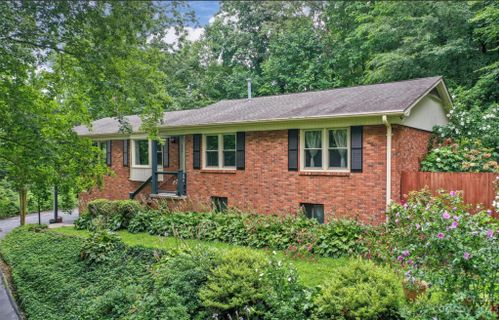 426 Deerhaven Lane