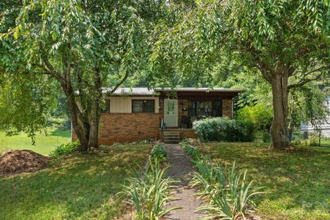 141 S Grove Street sold home in E Riverside Urban Renewal Area, Asheville, NC
