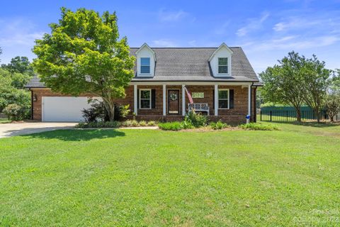 126 Fox Fire Run sold home in Fox Fire, Gastonia, NC
