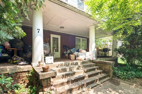7 Vineyard Place