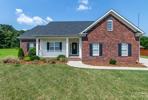 2707 Falling Leaf Court sold home in Loxdale Farms, Monroe, NC