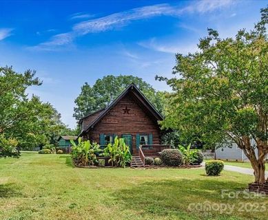 312 Commodore Loop