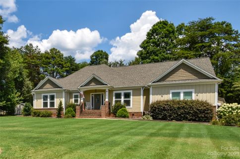 5252 Ridge Lane Circle sold home in Paramount Shores, Sherrills Ford, NC