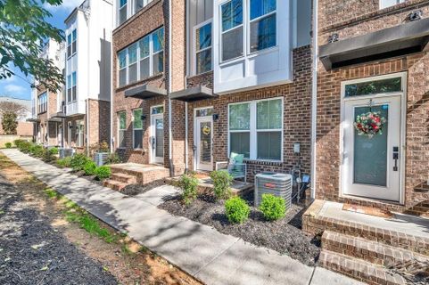 717 Magnolia Mill Lane sold home in Parkwood Square, Charlotte, NC