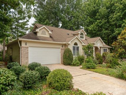 250 Governors Drive