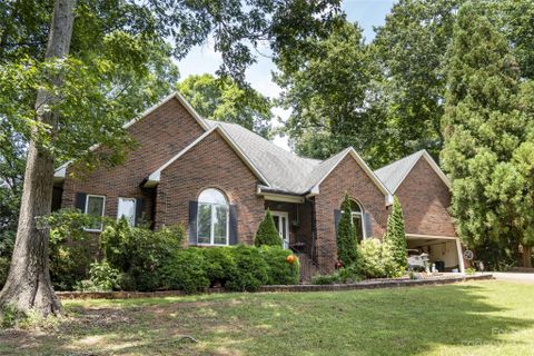 2944 Dogwood Street