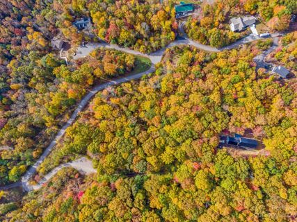 16 22 Nellie Bell Lane sold home in Sonrise, Swannanoa, NC