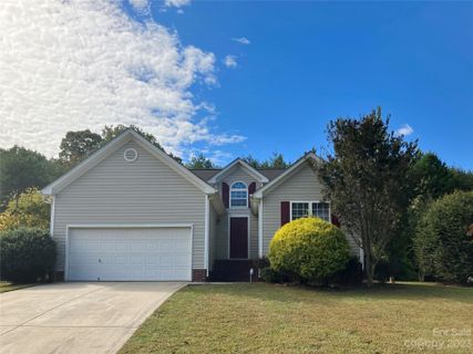 7316 Oxford Bluff Drive sold home in Oxford Hunt, Stanley, NC