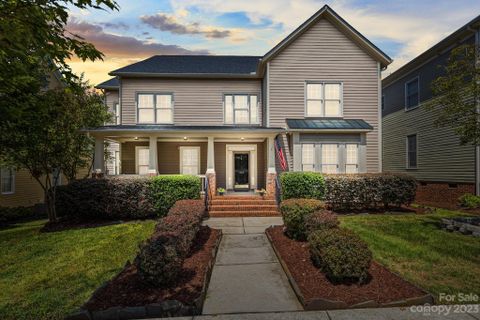 338 3rd Baxter Street 490
