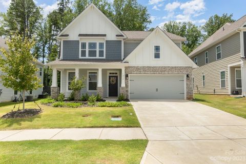 1052 Thoroughbred Drive