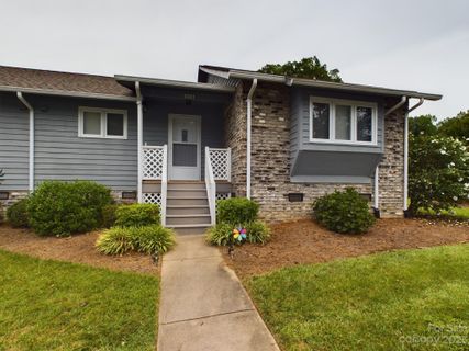1001 Wellington Hills Circle