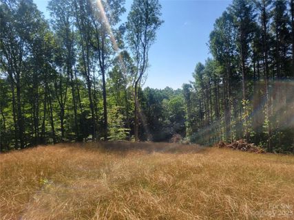 22 Thorncrest Drive sold home in Chestnut Hill Estates, Burnsville, NC