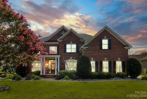 558 Ballymote Court