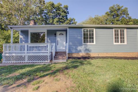 6642 Rocklake Drive sold home in Rock Commons, Charlotte, NC