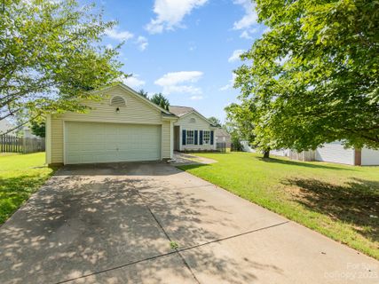 12819 Old Iron Lane sold home in Larkhaven, Charlotte, NC