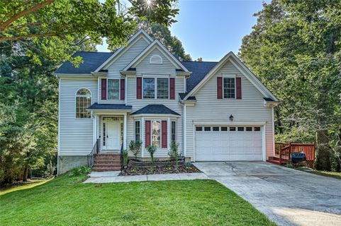 12105 Baywoods Drive sold home in Heron Harbor, Tega Cay, SC