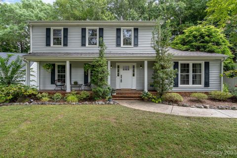 526 Sunnywood Lane
