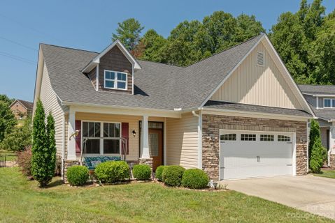 41 Foxtail Court sold home in Wolf Chase, Hendersonville, NC