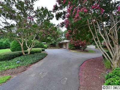 3850 Sedgewood Circle sold home in Wendover Hills, Charlotte, NC