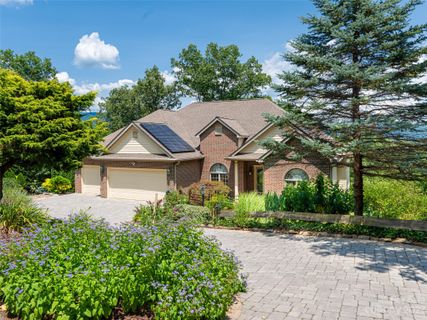 28 Clear Vista Drive sold home in Clear Vista, Asheville, NC