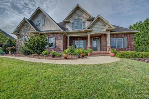 721 Cedar Hill Drive sold home in Pebble Creek, Shelby, NC