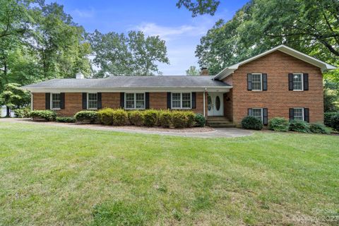 206 8th Street sold home in Wilburn Hunsucker Estate, Conover, NC