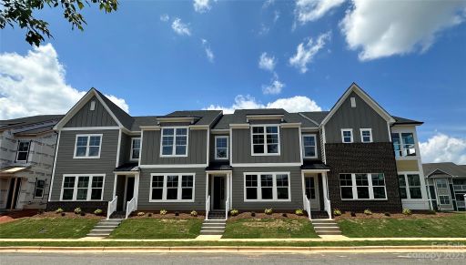 137 Carriage Club Drive 101 sold home in CARRIAGE CLUB TOWNHOMES, Mooresville, NC