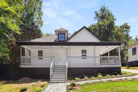 611 S Hoskins Road