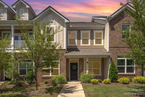 210 Overstone Court sold home in Barclay Woods Townhomes, Fort Mill, SC