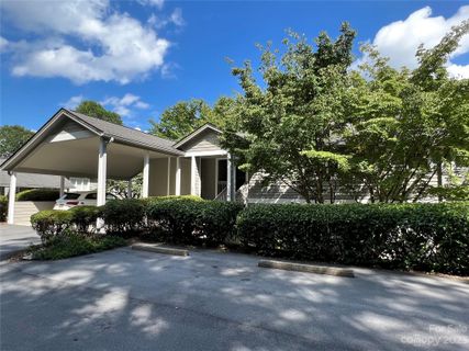 301 Golfside Drive