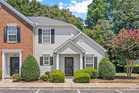 7507 Pilot Cove Court 12 sold home in Bluffs at Waterside Crossing, Denver, NC