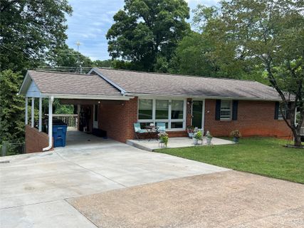 3255 Wilson Heights Street sold home in Wilson Heights, Hildebran, NC
