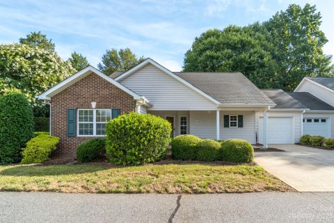 112 Oak Village Parkway