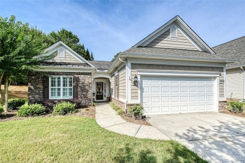 1013 Pinehurst Lane