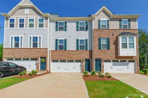 2564 Grantham Place