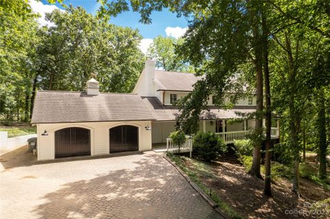 11 Cove Road