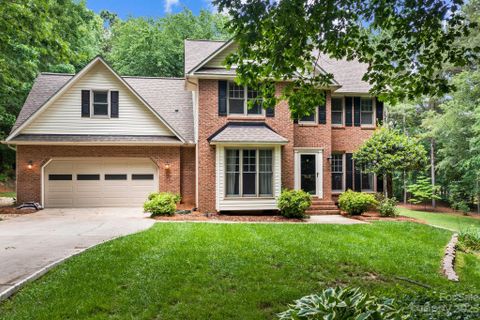 319 N Deerfield Circle sold home in Plantation Ridge, Salisbury, NC