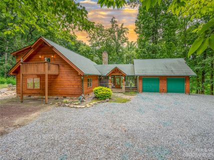 137 Matho Trace sold home in Tatanka, Lake Lure, NC